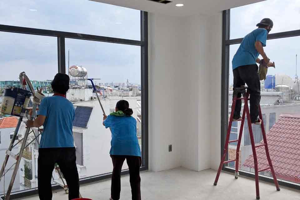 Báo giá vệ sinh kính định kỳ Tphcm