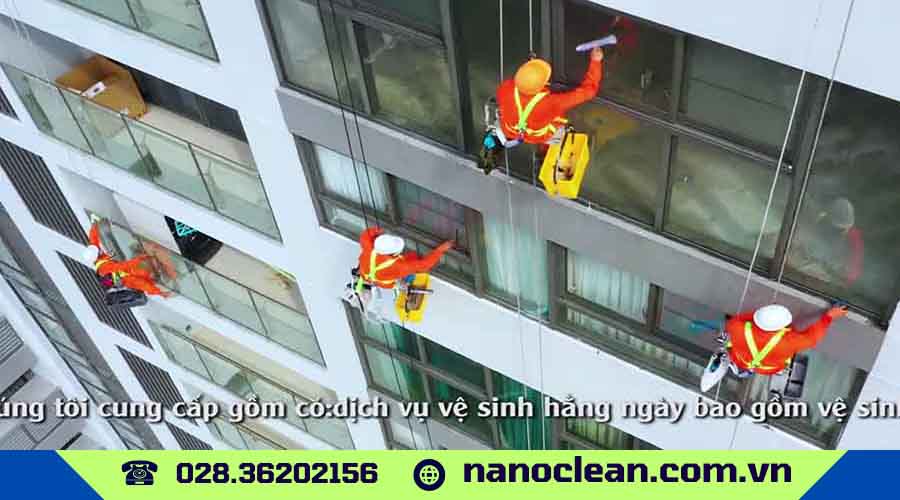 Đu dây lau kính mặt ngoài tòa nhà Nanoclean