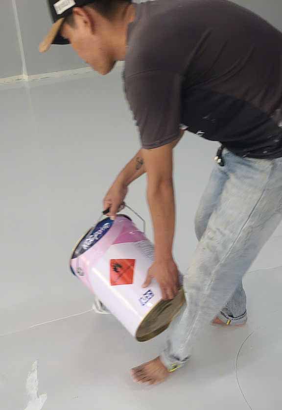 Thi công sàn epoxy chuẩn kỹ thuật